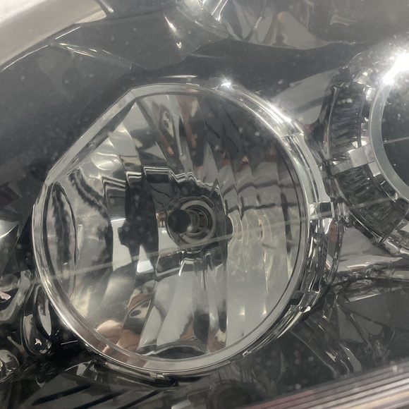 Mercedes Benz C Class Headlight 2008 2009 2010 2011 Driver Left Side (Used) - Picture 12 of 14